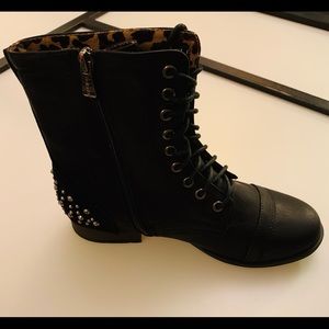 Flat Black Boots Women Size 6. New